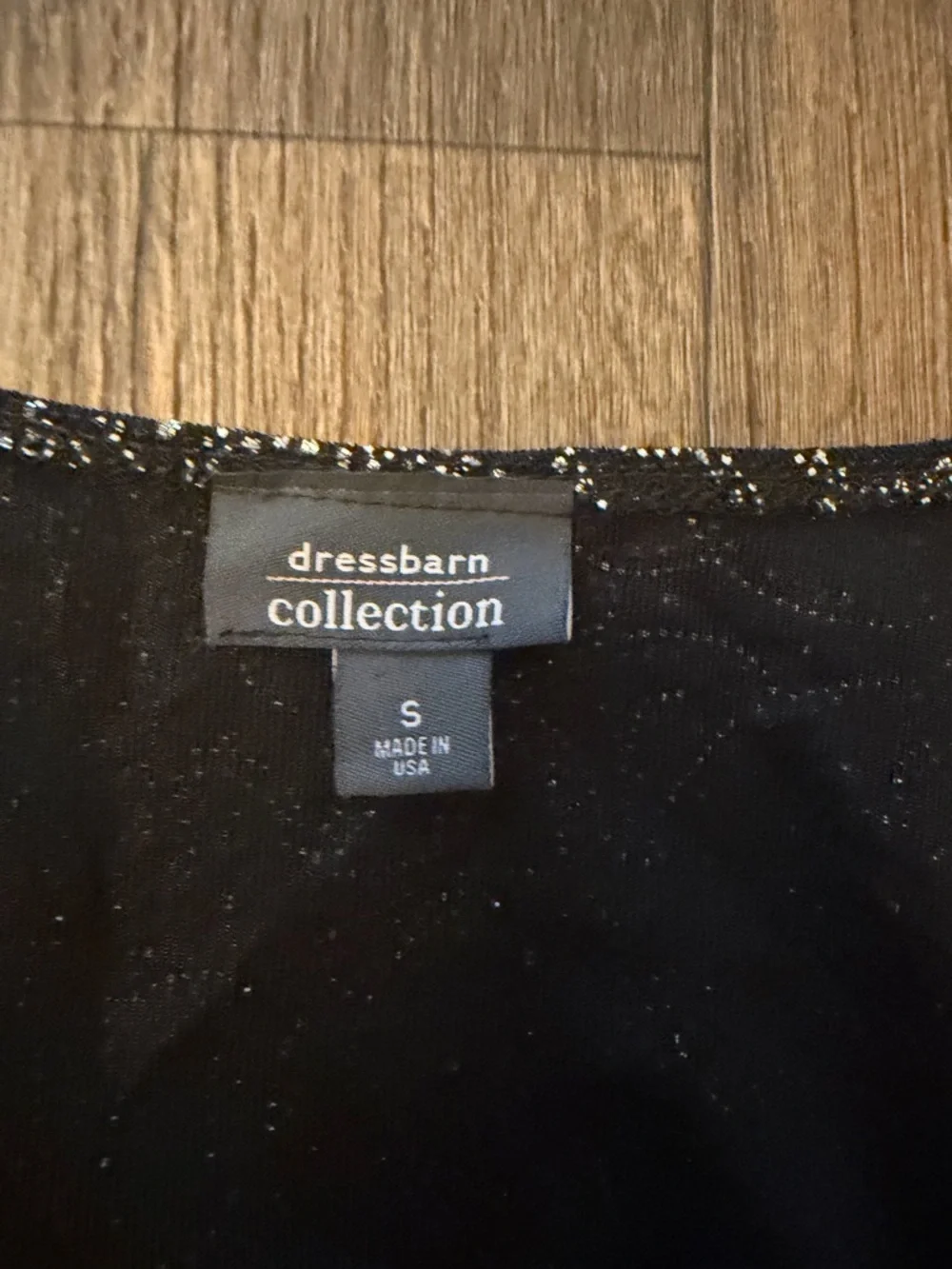 NWT Women's Dressbarn Chic Silver & Black Patterned Design Top Size Small - Picture 4 of 10